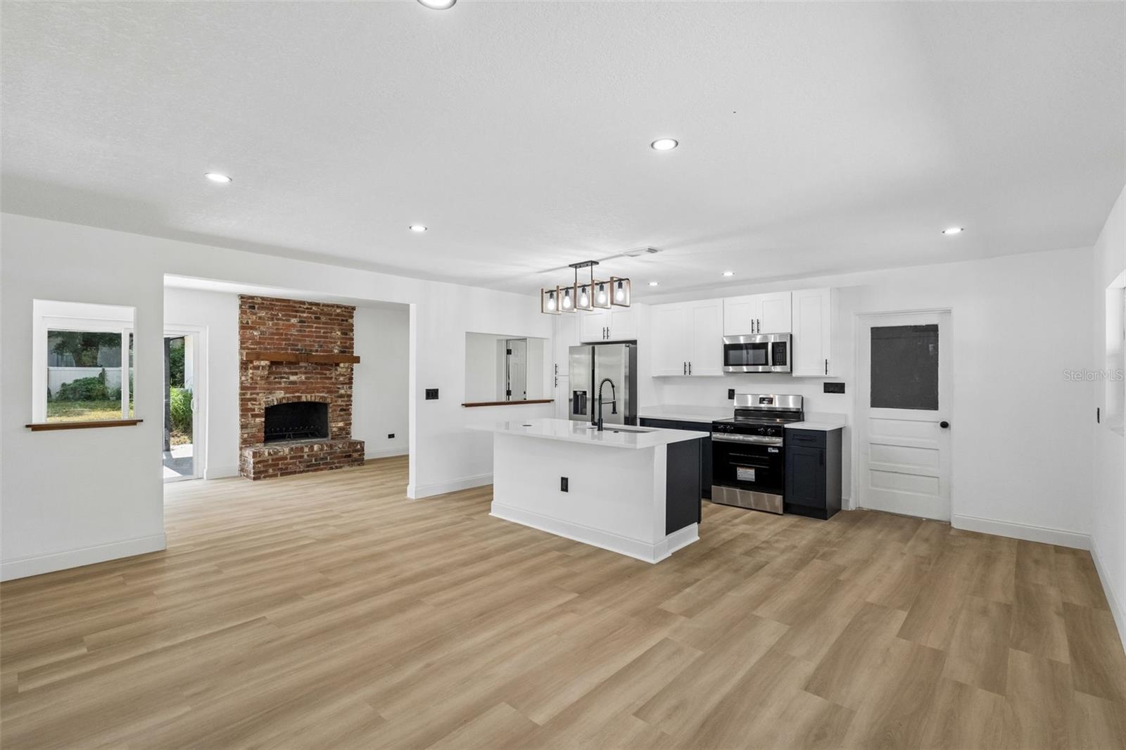 3500 SUTTON DRIVE
