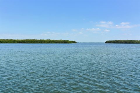 A home in LONGBOAT KEY