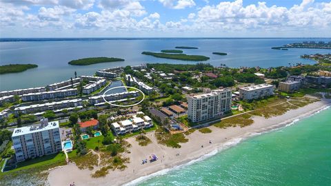 A home in LONGBOAT KEY