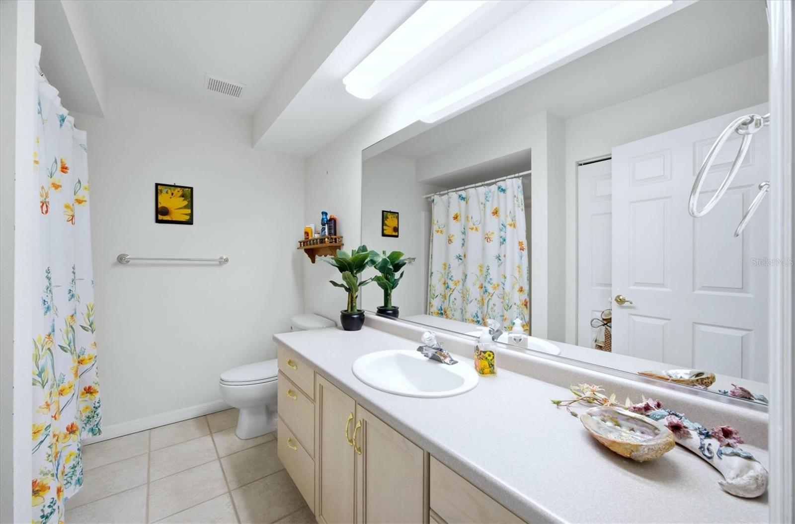 HUNTERS WALK - HAMLETS - Residential