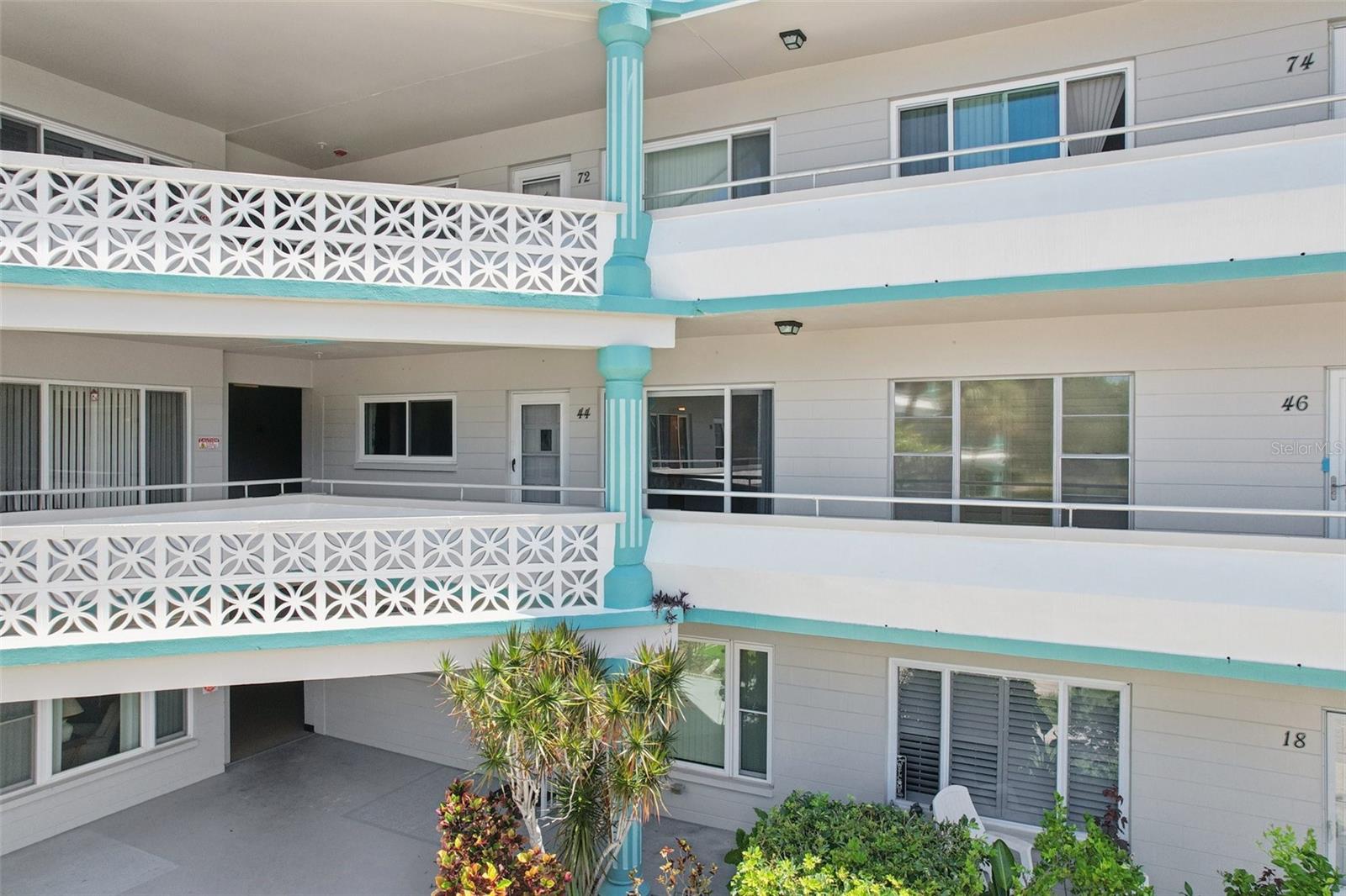 2370 JAMAICAN STREET 44