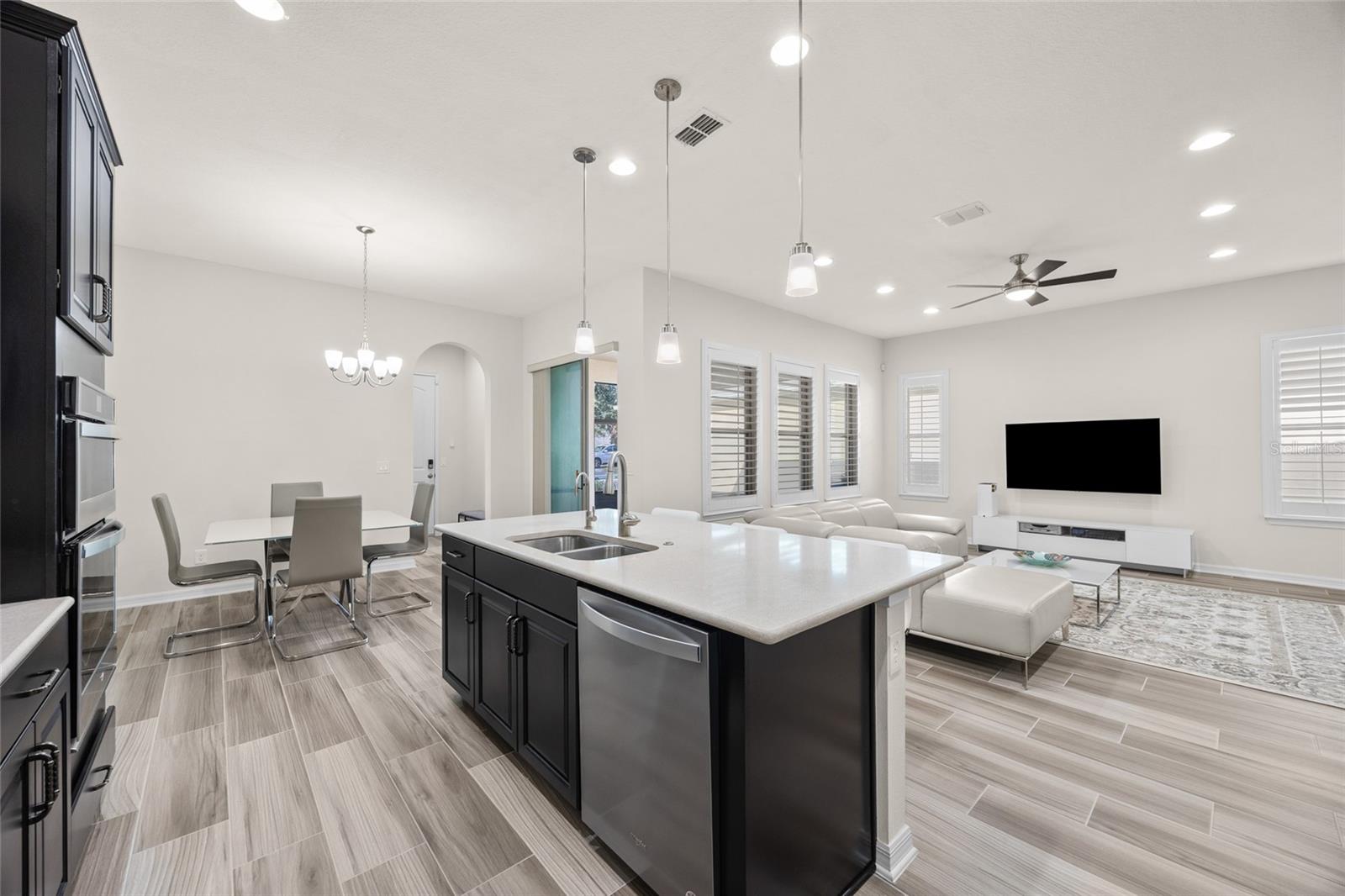 WATERSIDE/JOHNS LK-PH 2A - Residential