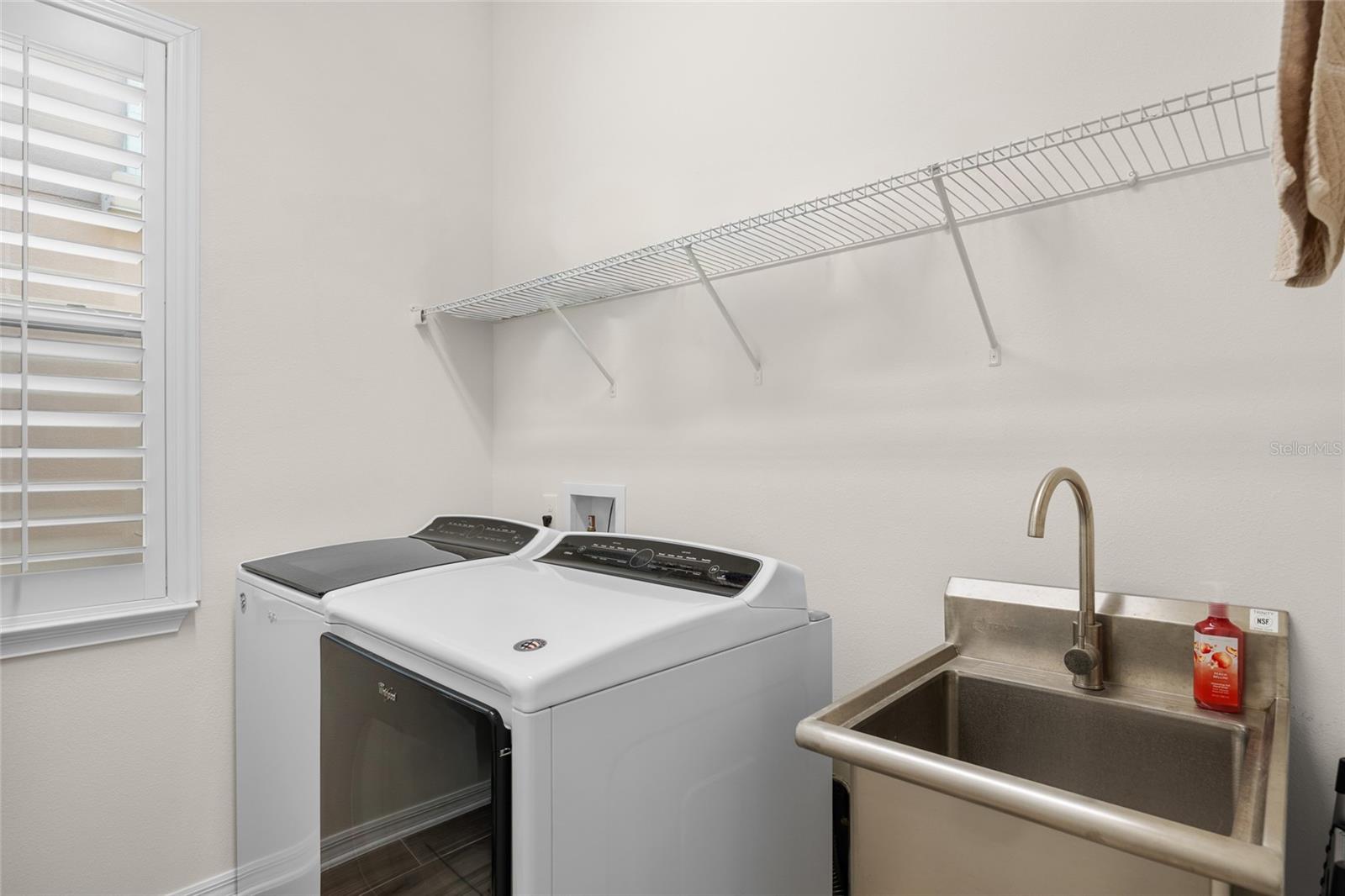 WATERSIDE/JOHNS LK-PH 2A - Residential