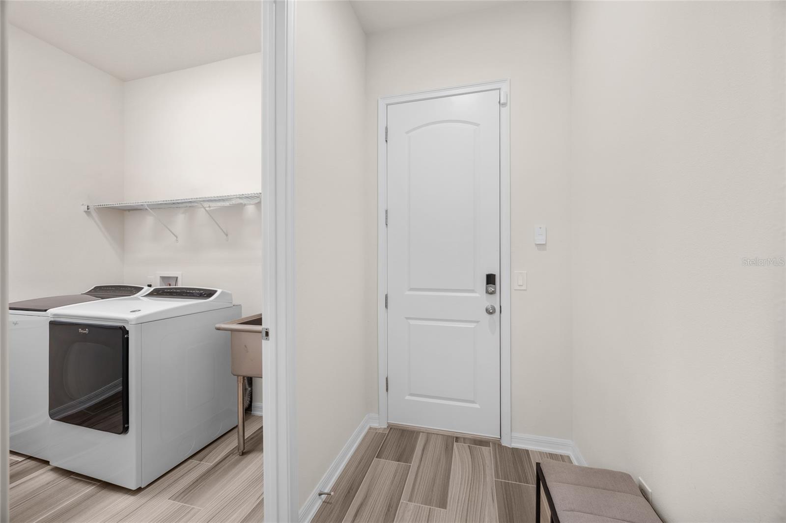 WATERSIDE/JOHNS LK-PH 2A - Residential