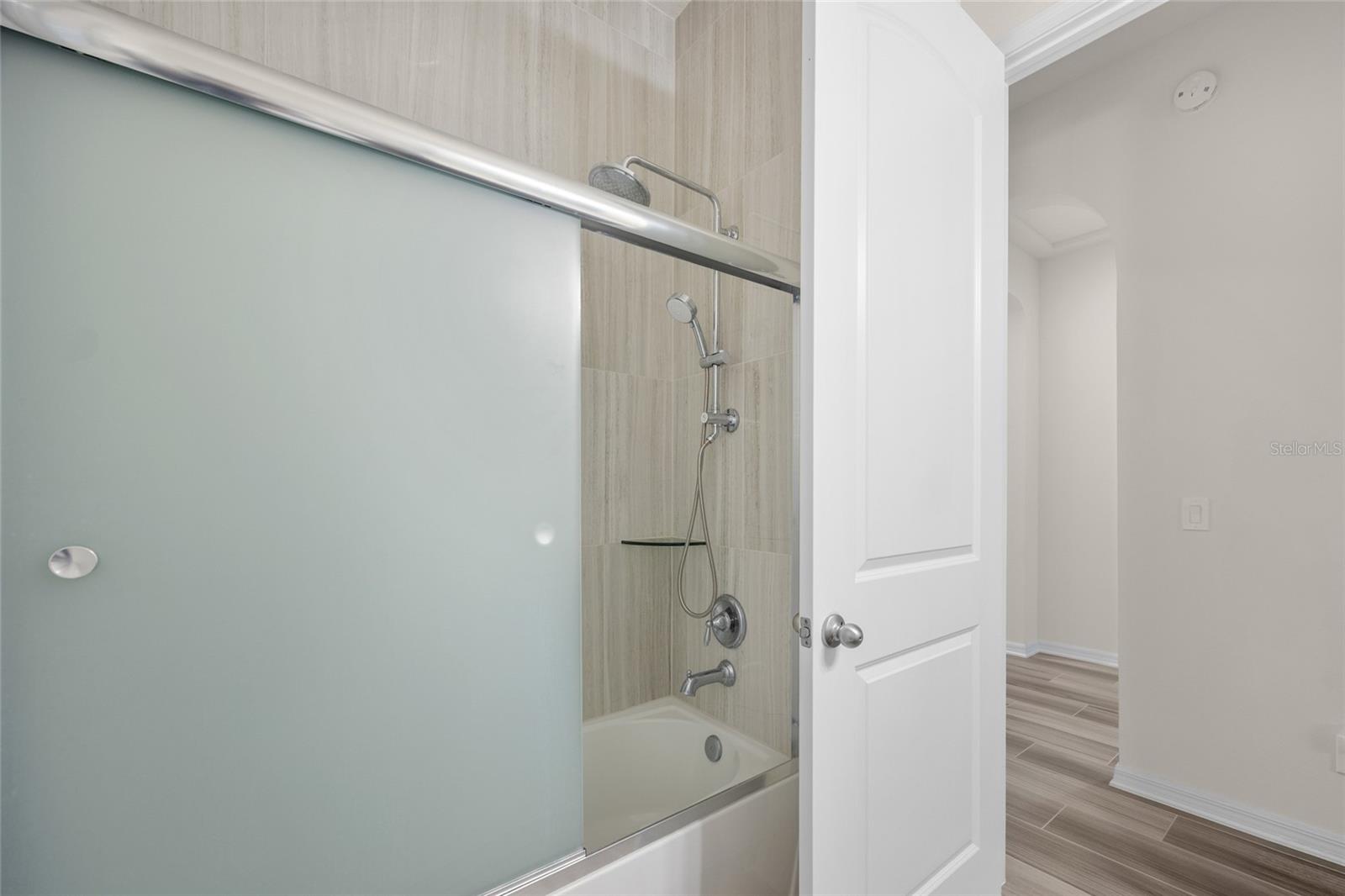 WATERSIDE/JOHNS LK-PH 2A - Residential