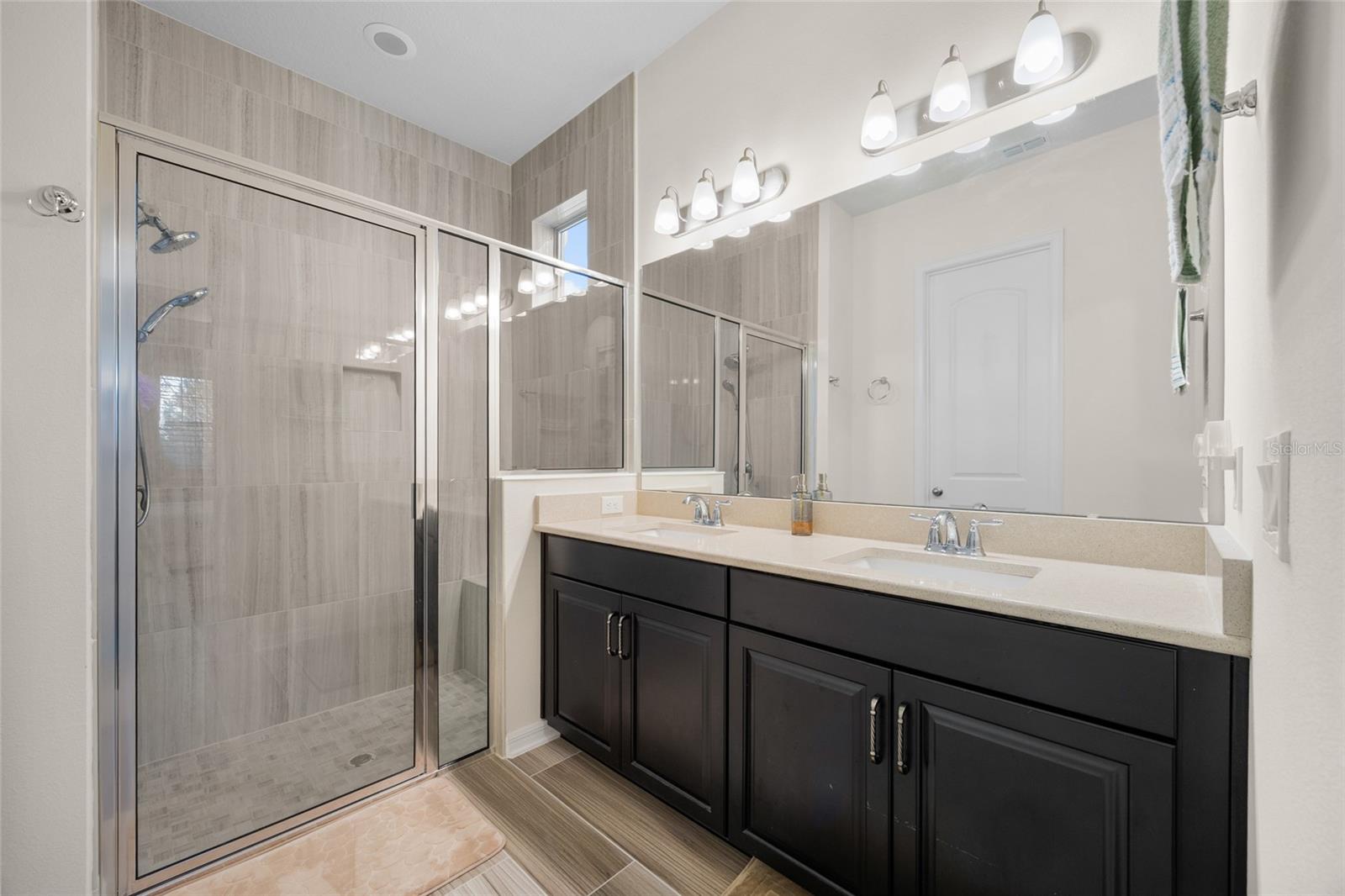 WATERSIDE/JOHNS LK-PH 2A - Residential