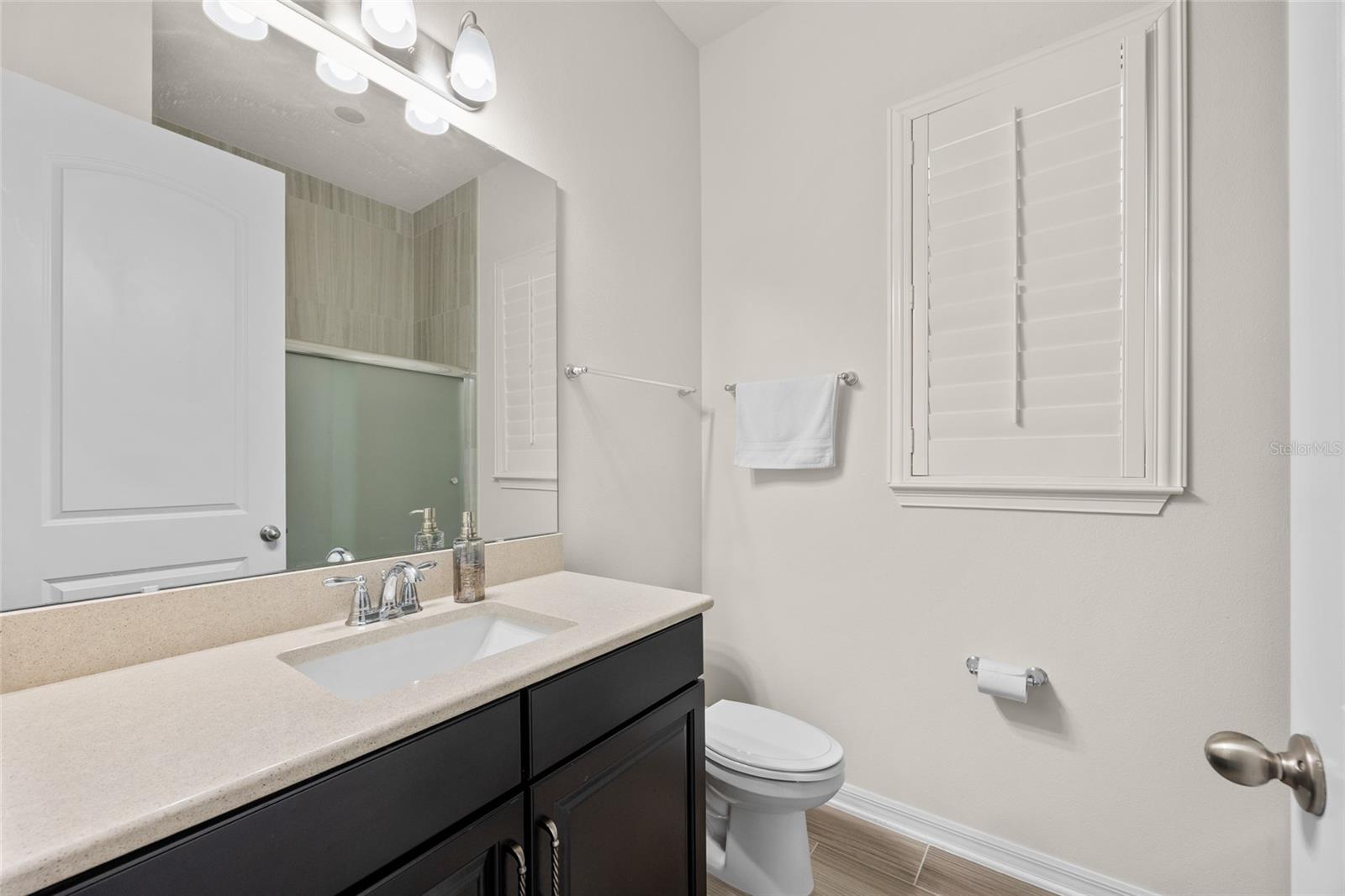 WATERSIDE/JOHNS LK-PH 2A - Residential