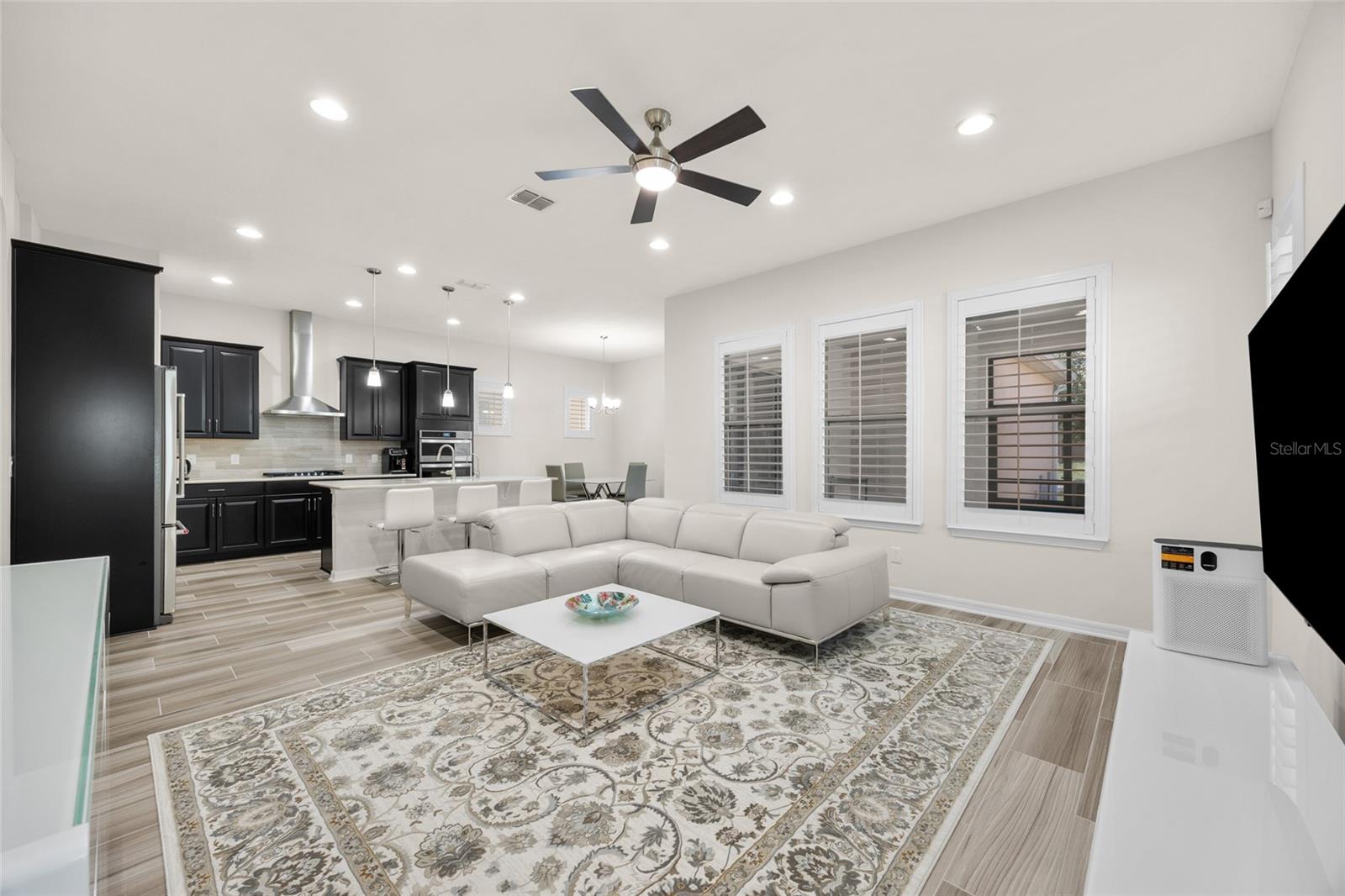 WATERSIDE/JOHNS LK-PH 2A - Residential