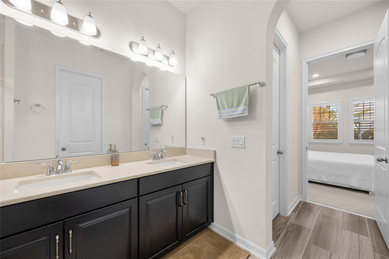 WATERSIDE/JOHNS LK-PH 2A - Residential