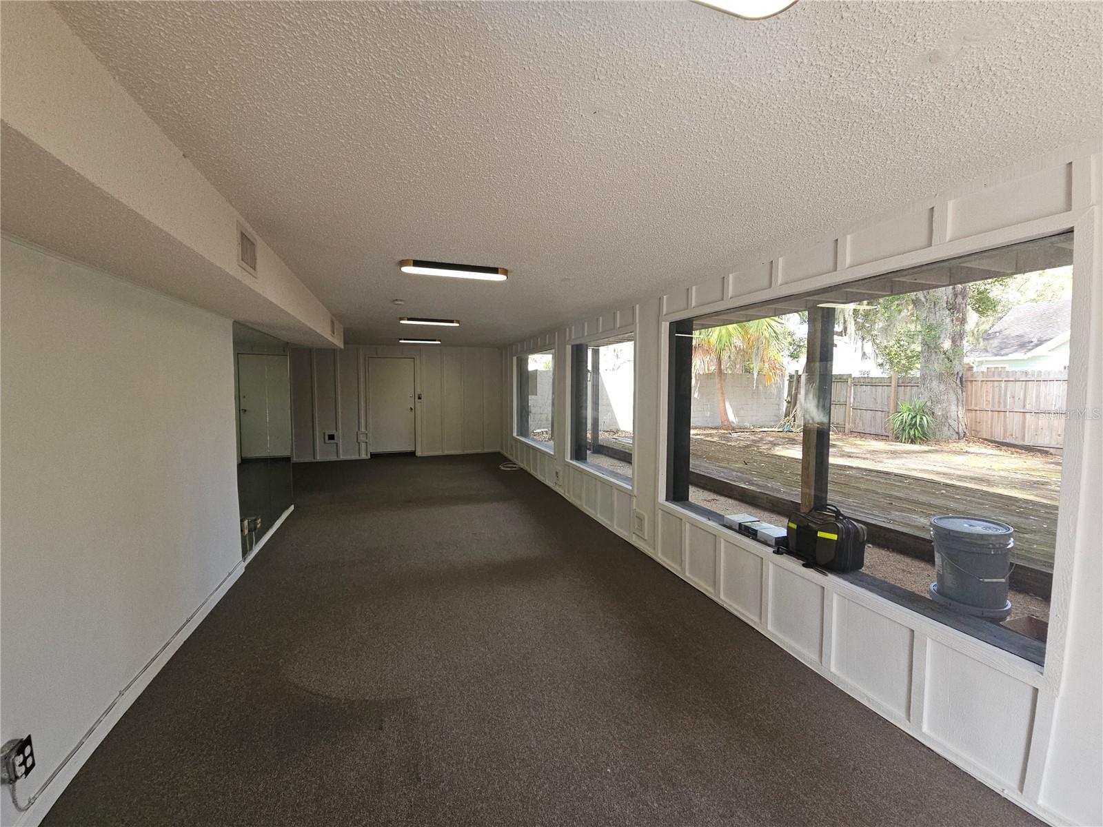 COLONIAL PARK SECOND ADD - Commercial Lease