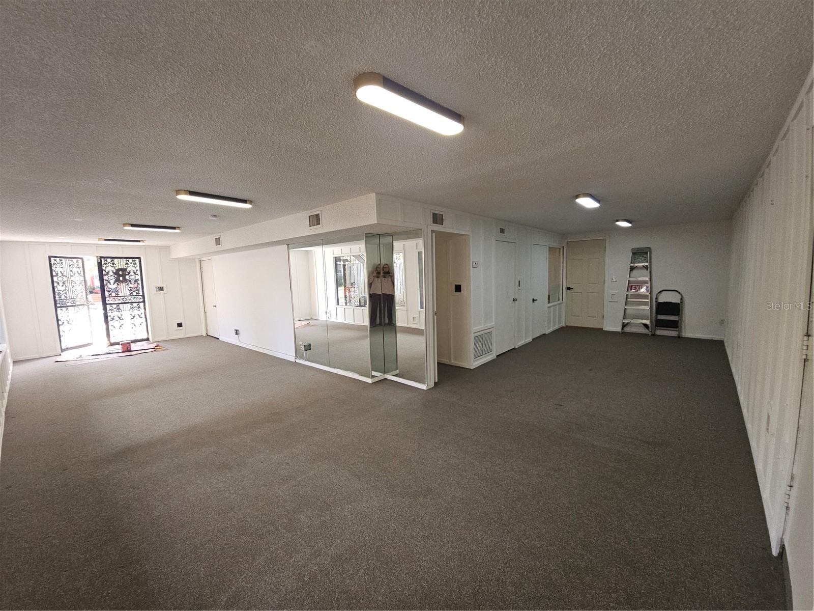 COLONIAL PARK SECOND ADD - Commercial Lease