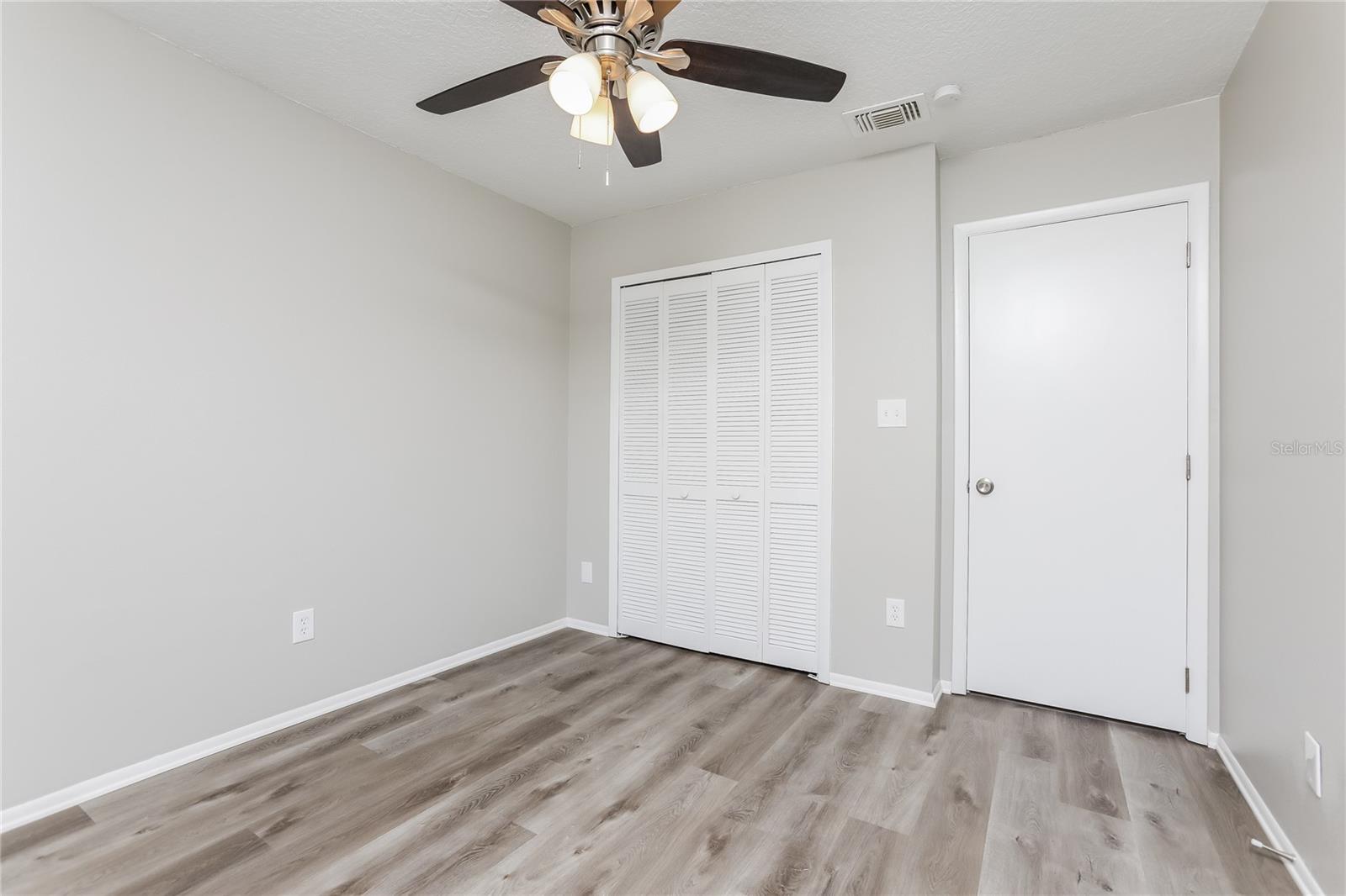 FRST OAKS PH 03 - Residential Lease