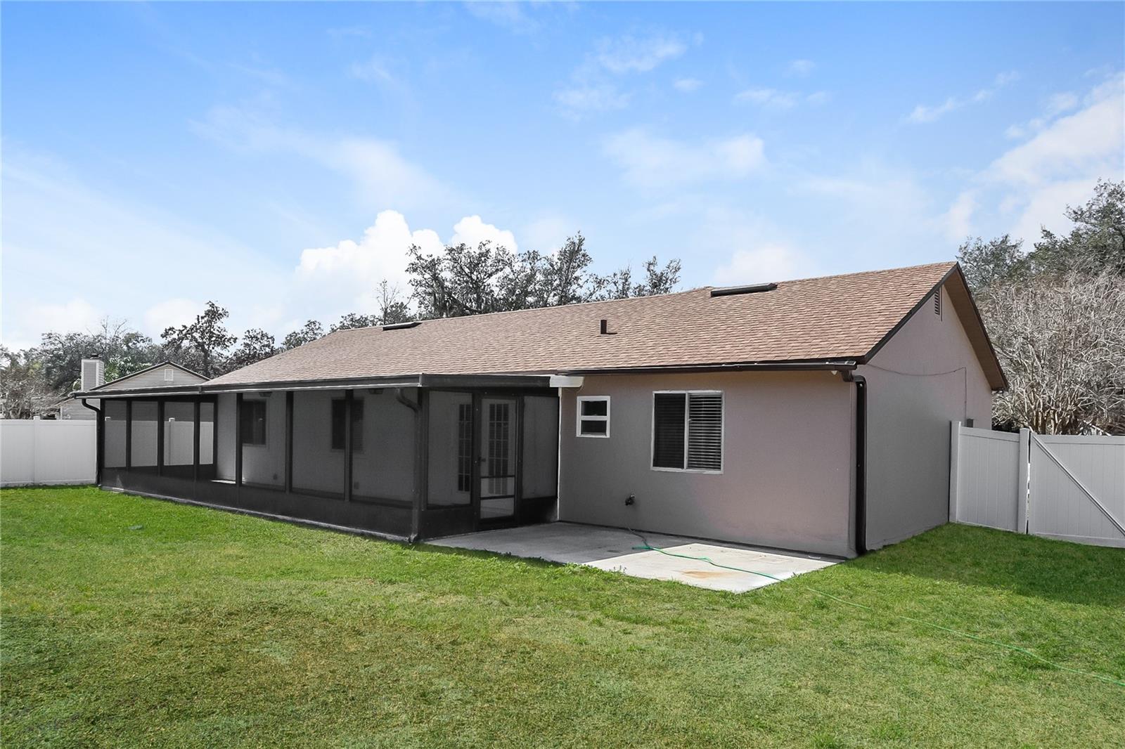 FRST OAKS PH 03 - Residential Lease