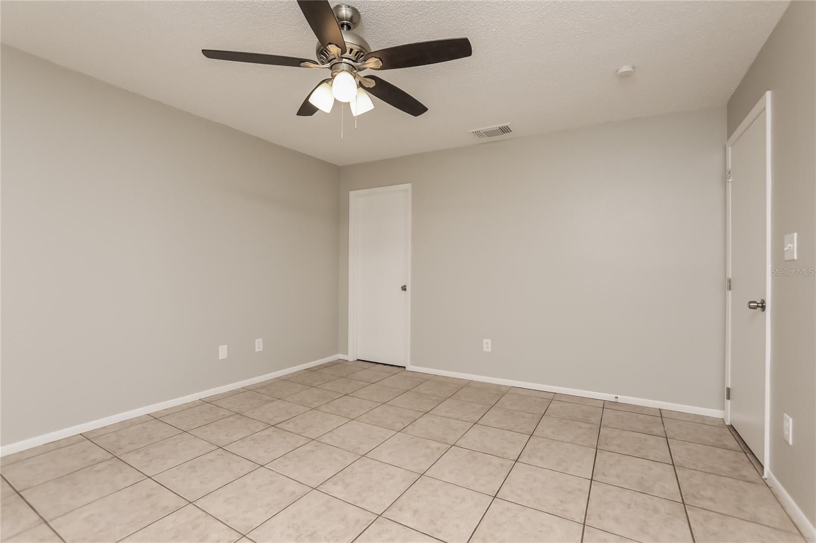 FRST OAKS PH 03 - Residential Lease