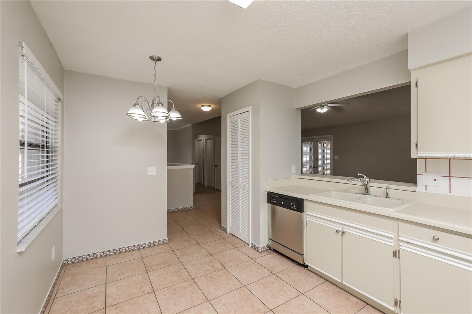 FRST OAKS PH 03 - Residential Lease