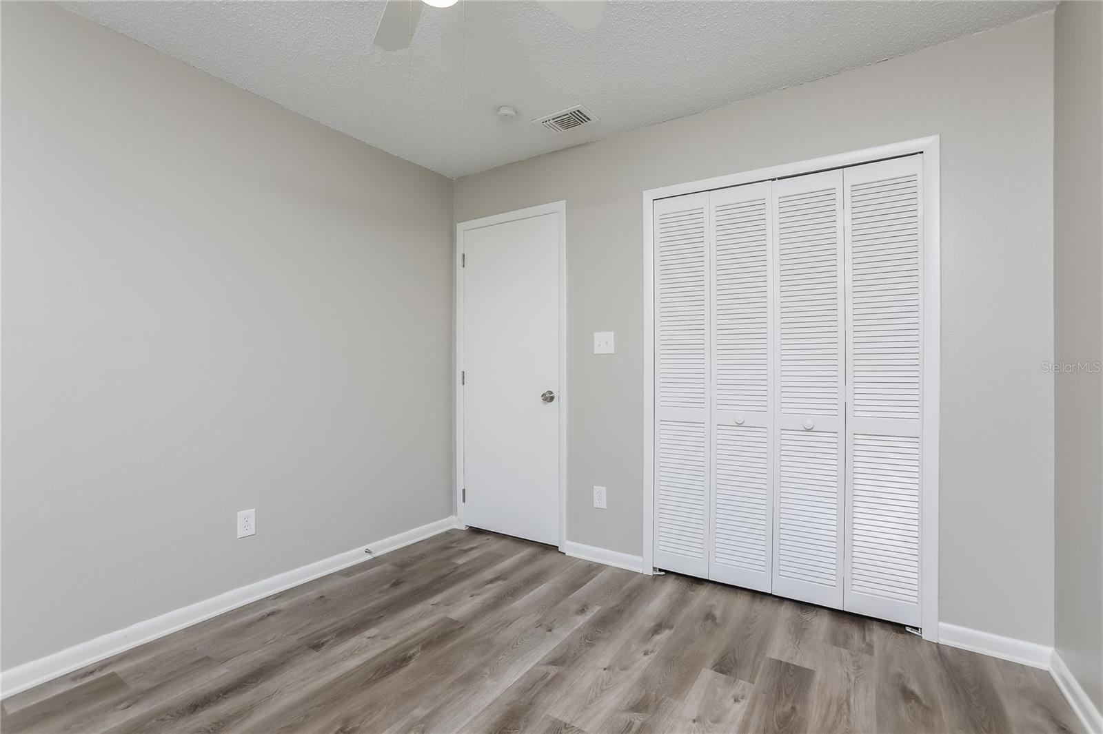 FRST OAKS PH 03 - Residential Lease