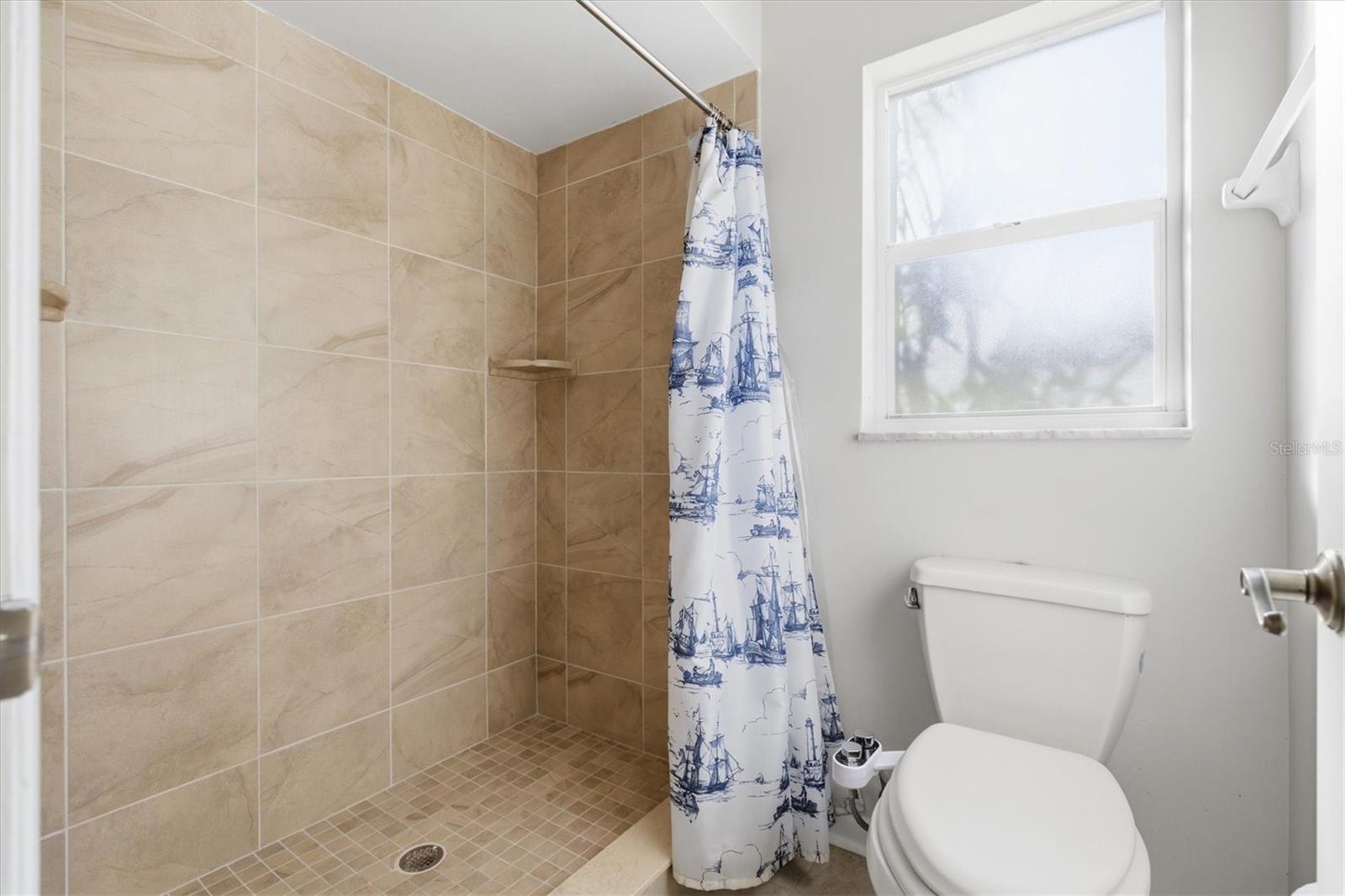 FAIRWAY ESTATES 6TH ADD - Residential