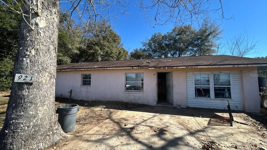 Photo of 921 NW 60th Avenue, Ocala, FL 34482 (MLS # O6381532)