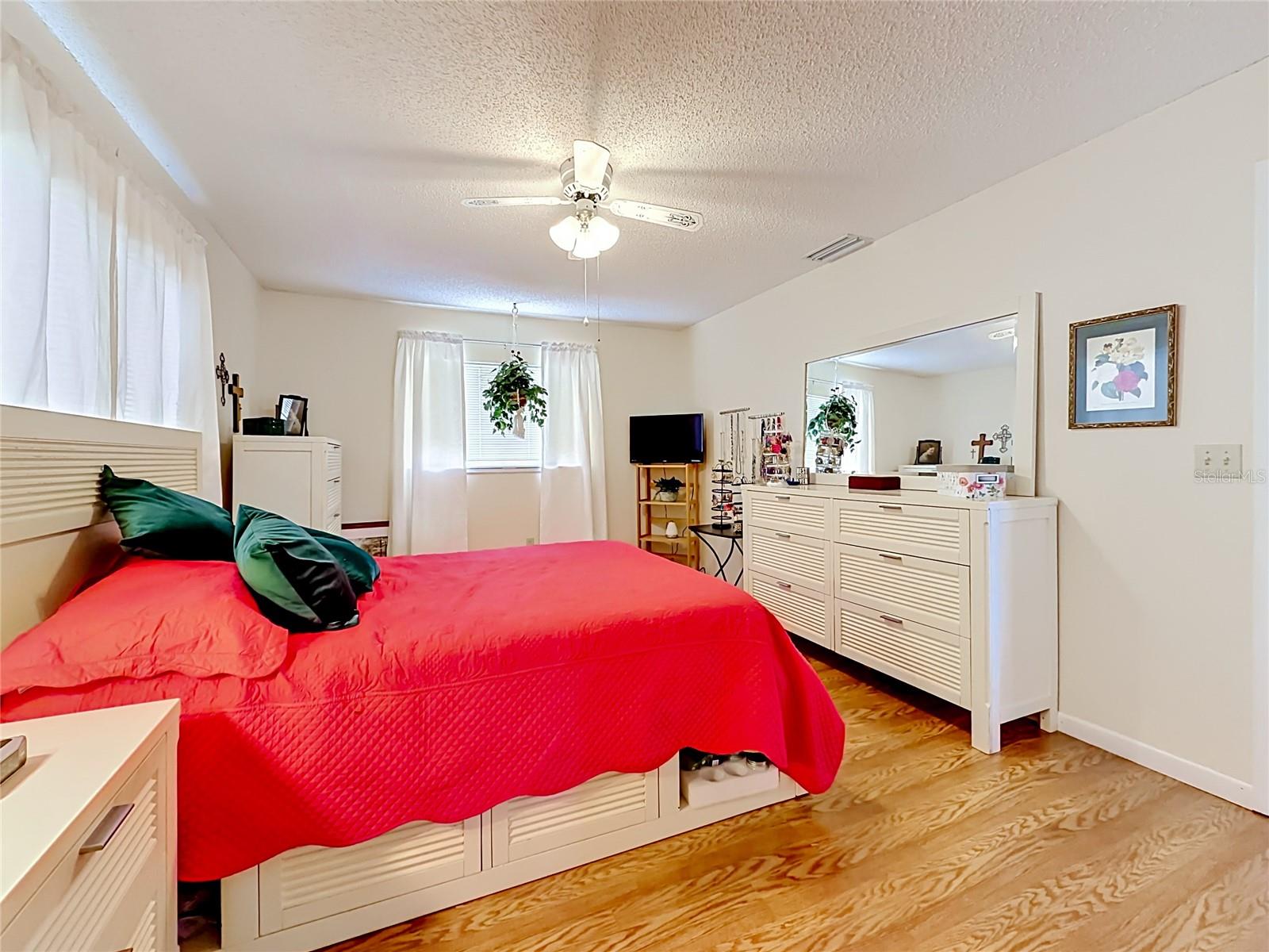 PALM CAY - Residential