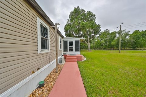 A home in LAKELAND