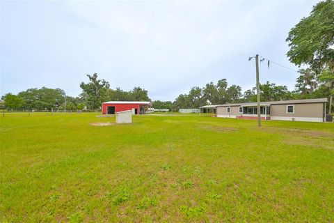 A home in LAKELAND