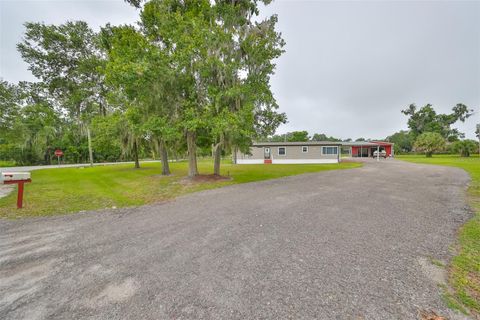 A home in LAKELAND