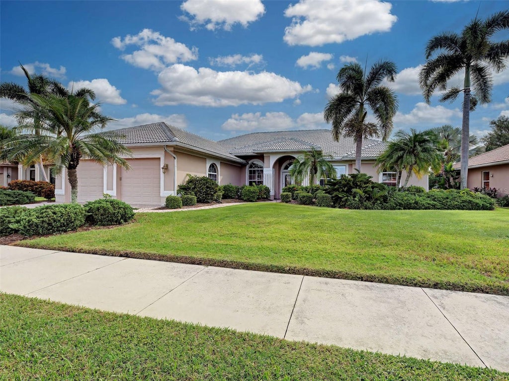 Photo of 692 Egret Walk Lane, Venice, FL 34292 (MLS # N6144997)