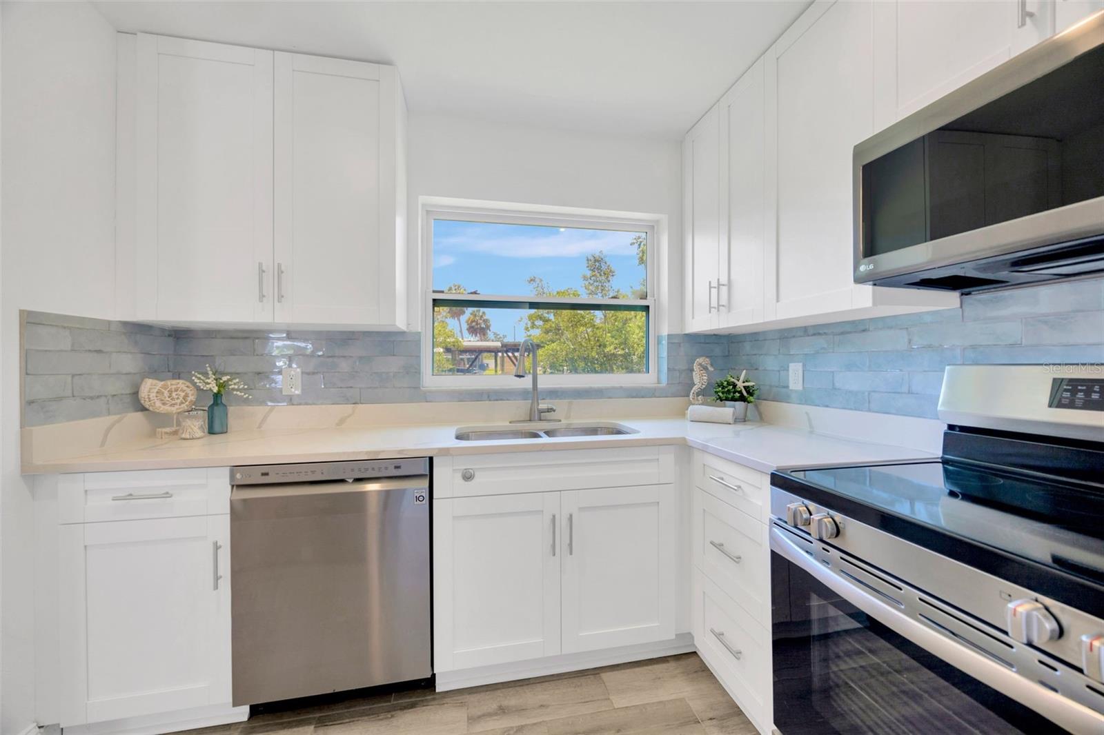 ALAFIA SHORES SUB 1ST - Residential