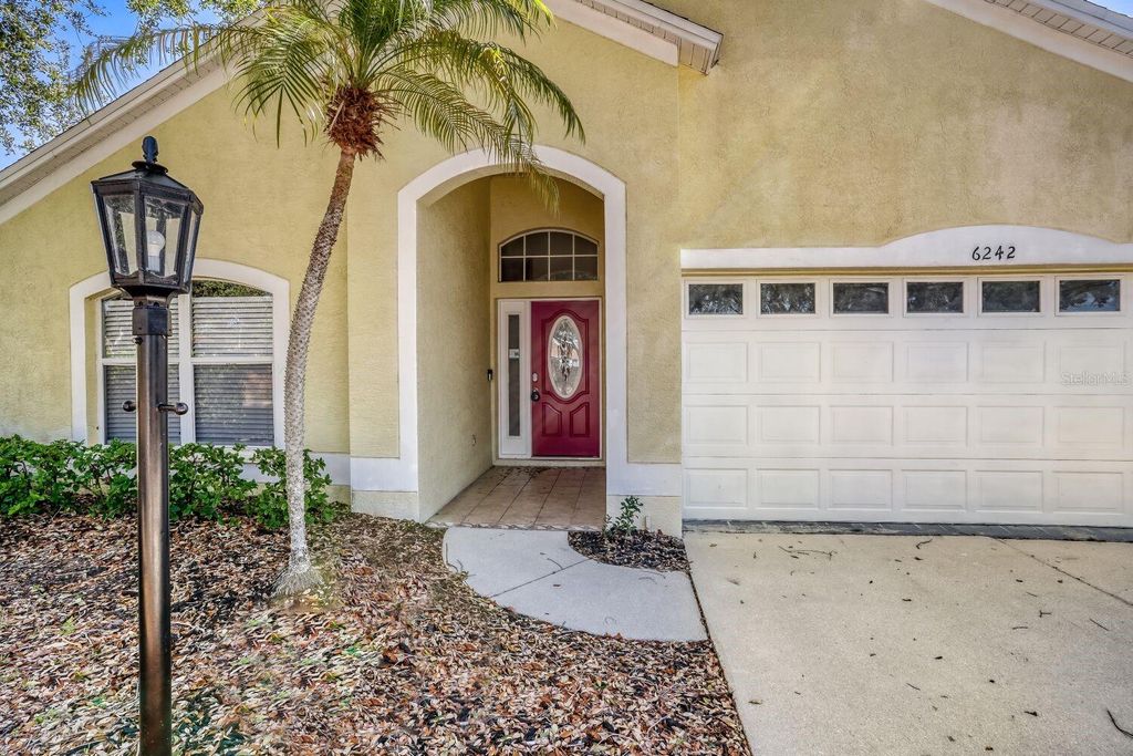 Photo of 6242 White Clover Circle, Lakewood Ranch, FL 34202 (MLS # O6367041)