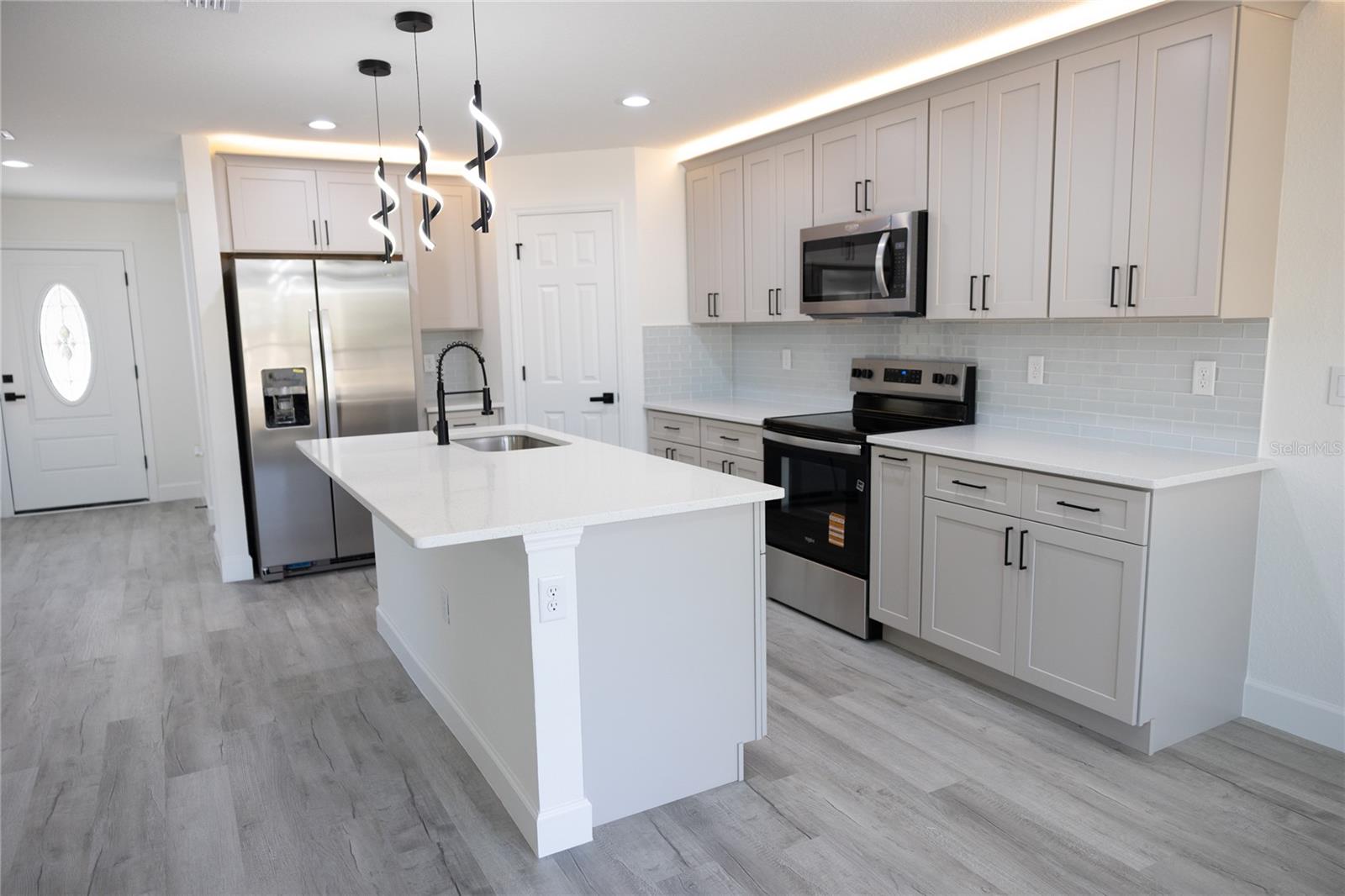 SILVER SPGS SHORES 25 - Residential