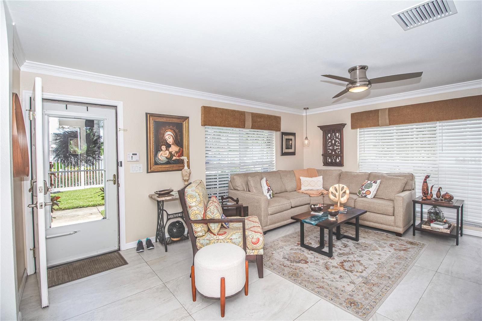 737 KENSINGTON LAKE CIRCLE