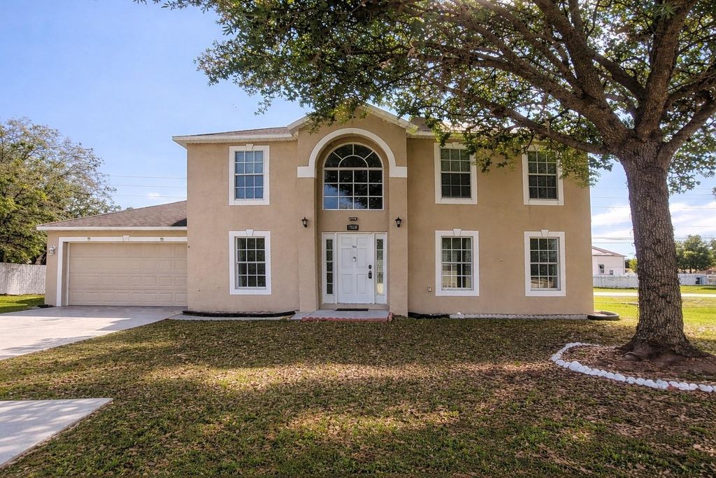 Photo of 704 Swan Way, Kissimmee, FL 34758 (MLS # O6395363)