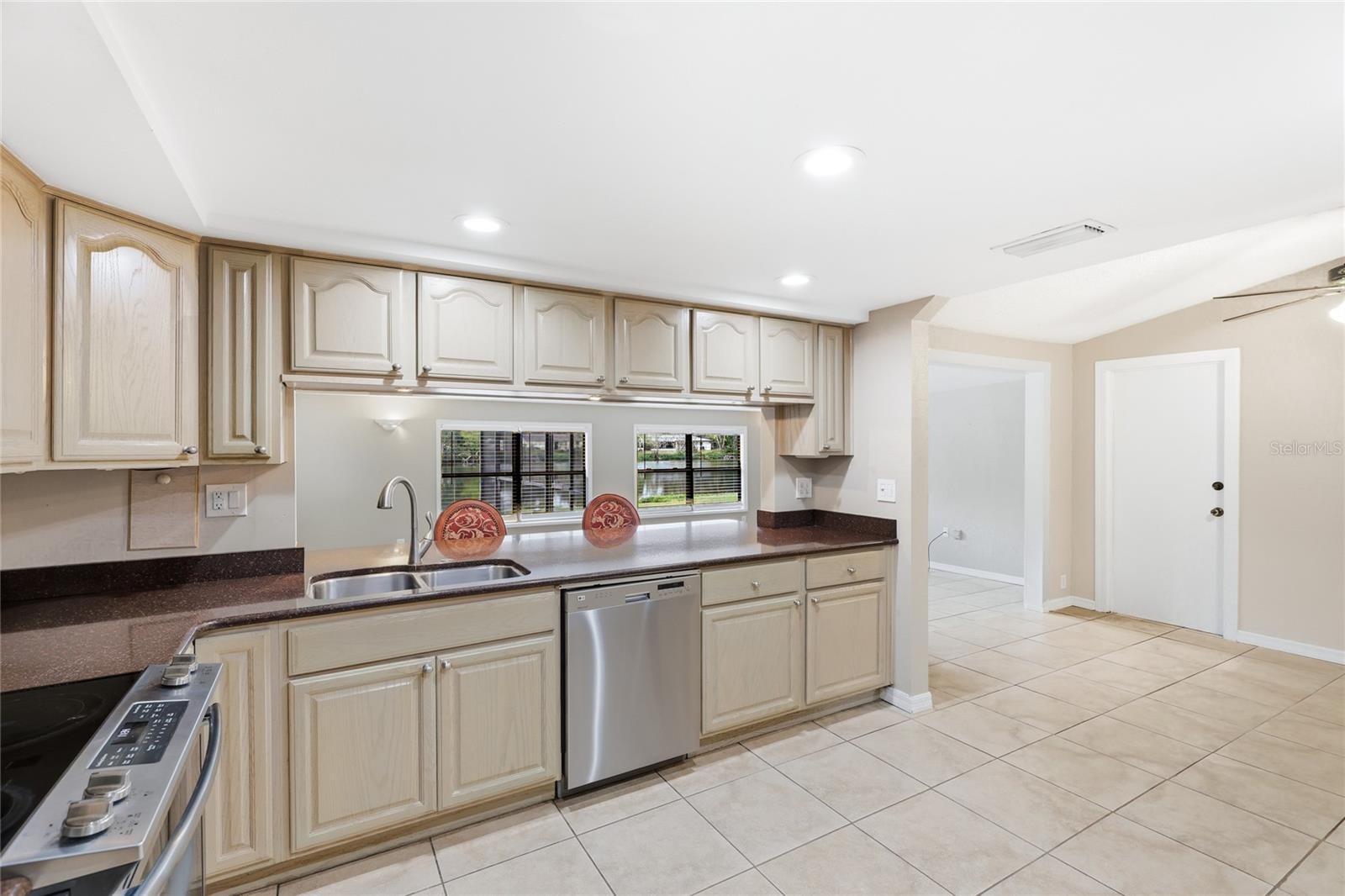 DE SOTO LAKES - Residential