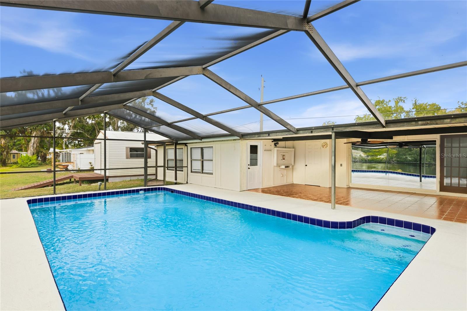 DE SOTO LAKES - Residential