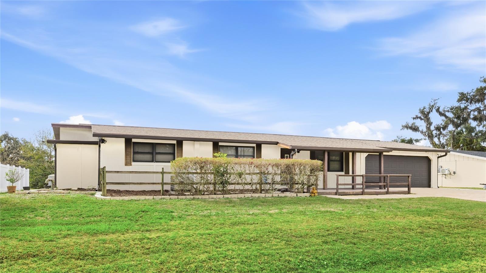 DE SOTO LAKES - Residential