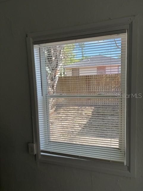 ACREAGE & UNREC - Residential Lease