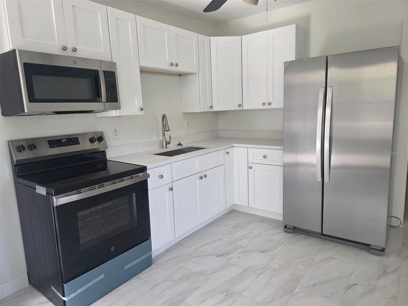 ACREAGE & UNREC - Residential Lease
