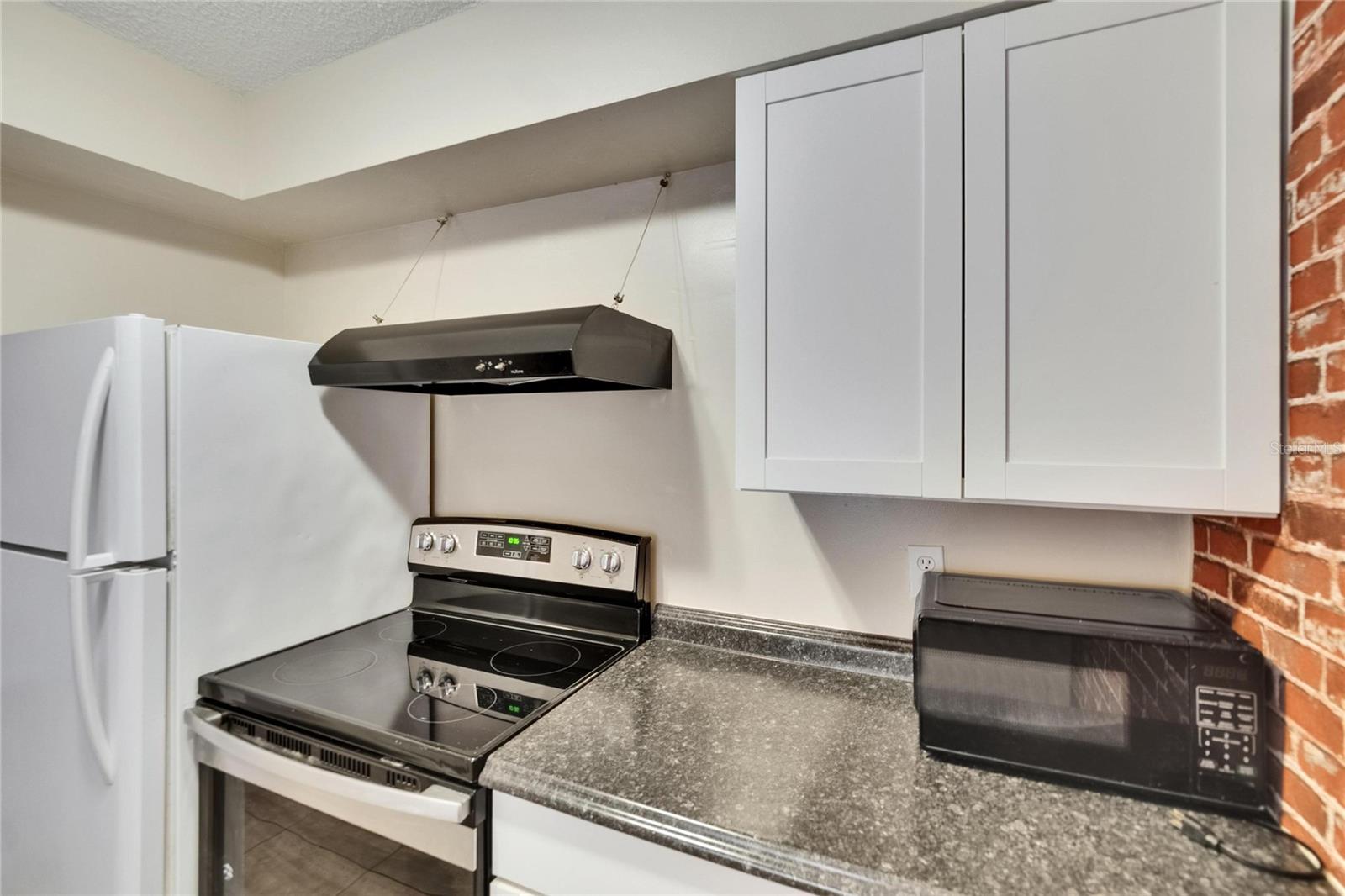 OAKWOOD COURT CONDO - Residential