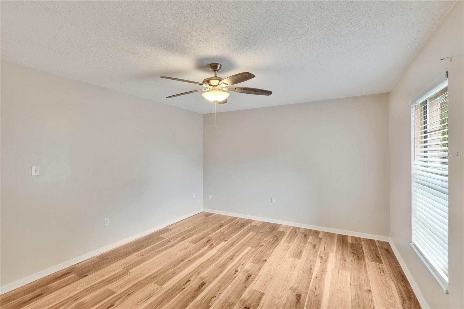 OAKWOOD COURT CONDO - Residential