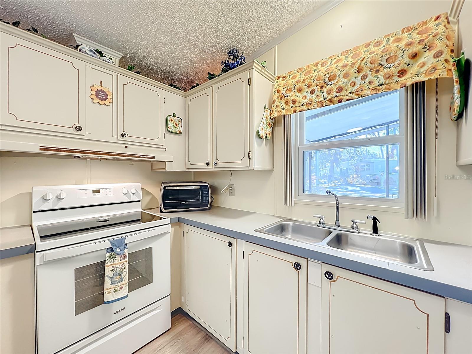 BONFIRE MOBILE HOME VILLAGE SUB - Residential