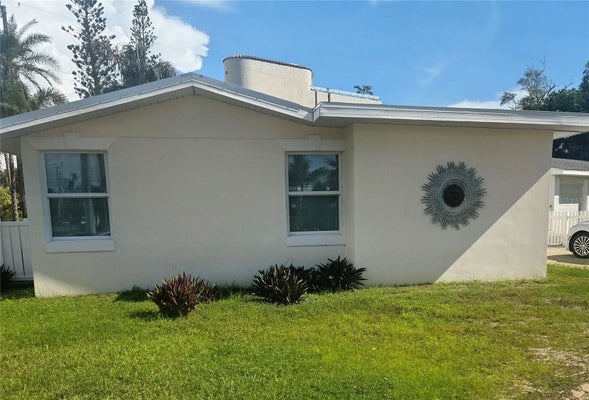 117 79TH ST, HOLMES BEACH, FL 34217 - Image 92de81ff8a4acd28640527ef7cc5d320/1969215237