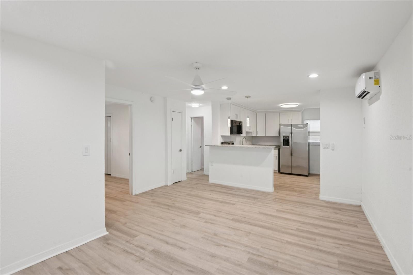 9404 N MULBERRY STREET