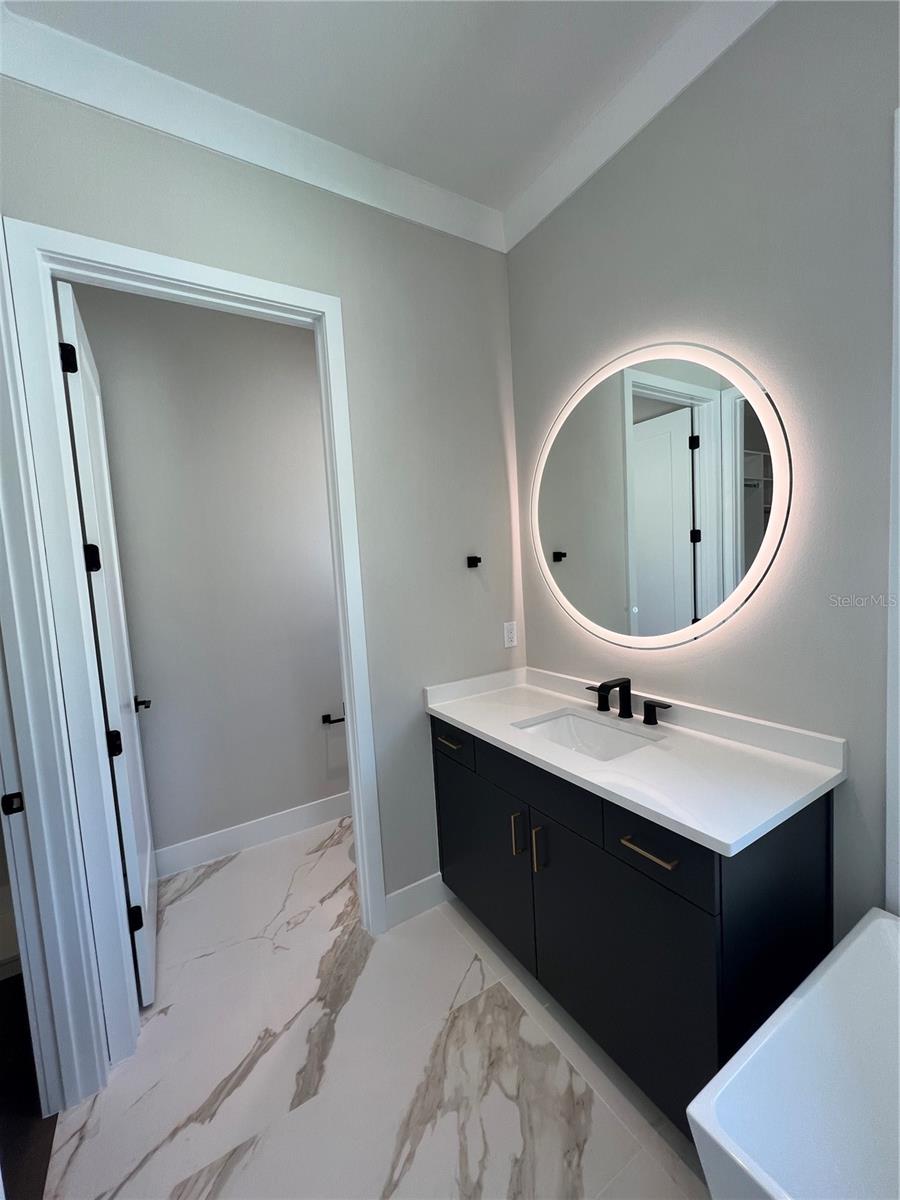 LAKE KILLARNEY SHORES - Residential