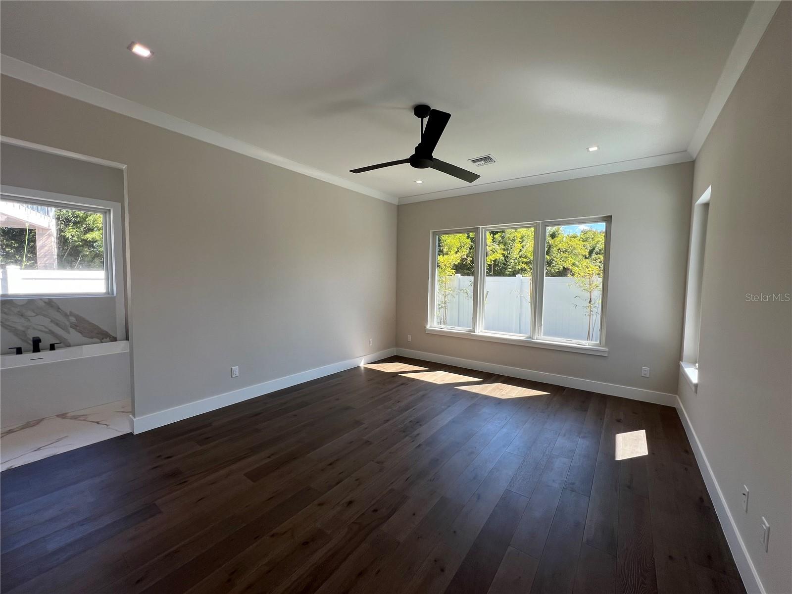 LAKE KILLARNEY SHORES - Residential