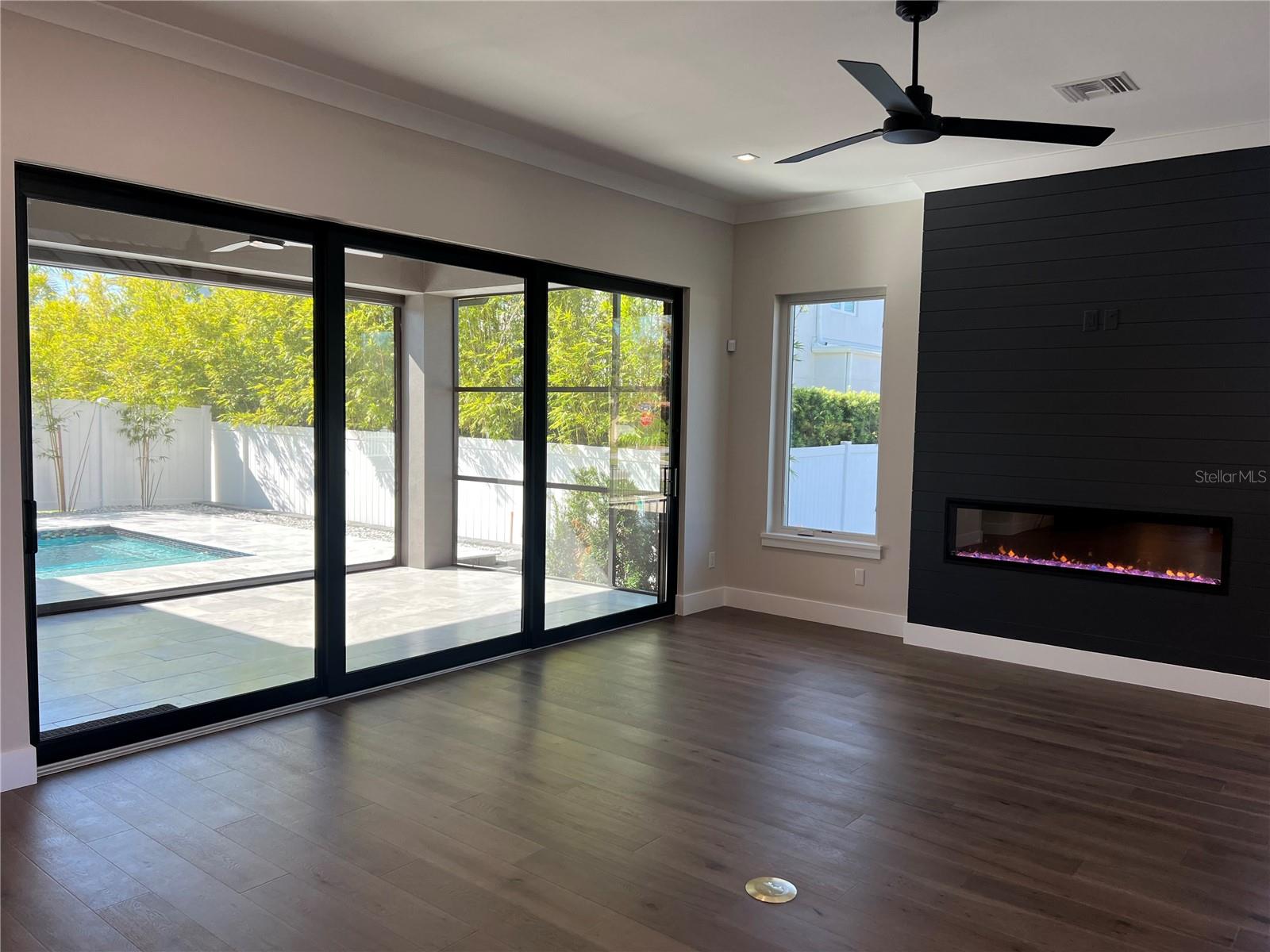 LAKE KILLARNEY SHORES - Residential