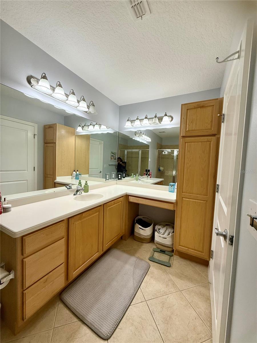ARTISAN CLUB CONDO PH 5 - Residential Lease