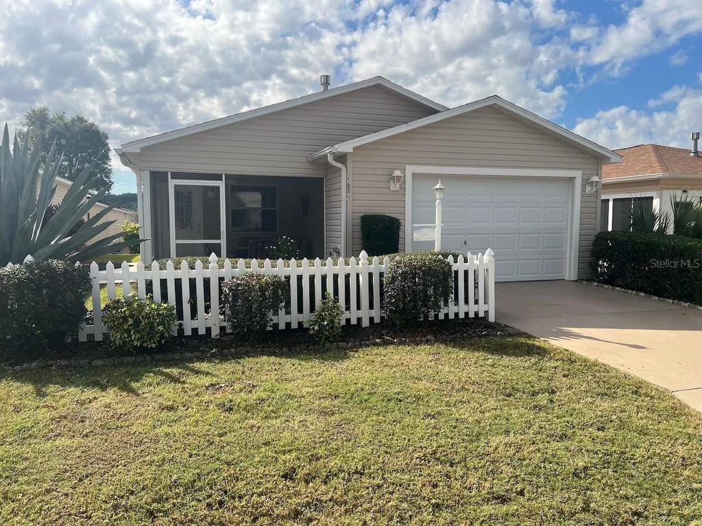 Photo of 280 Emmalee Place, The Villages, FL 32162 (MLS # O6359310)