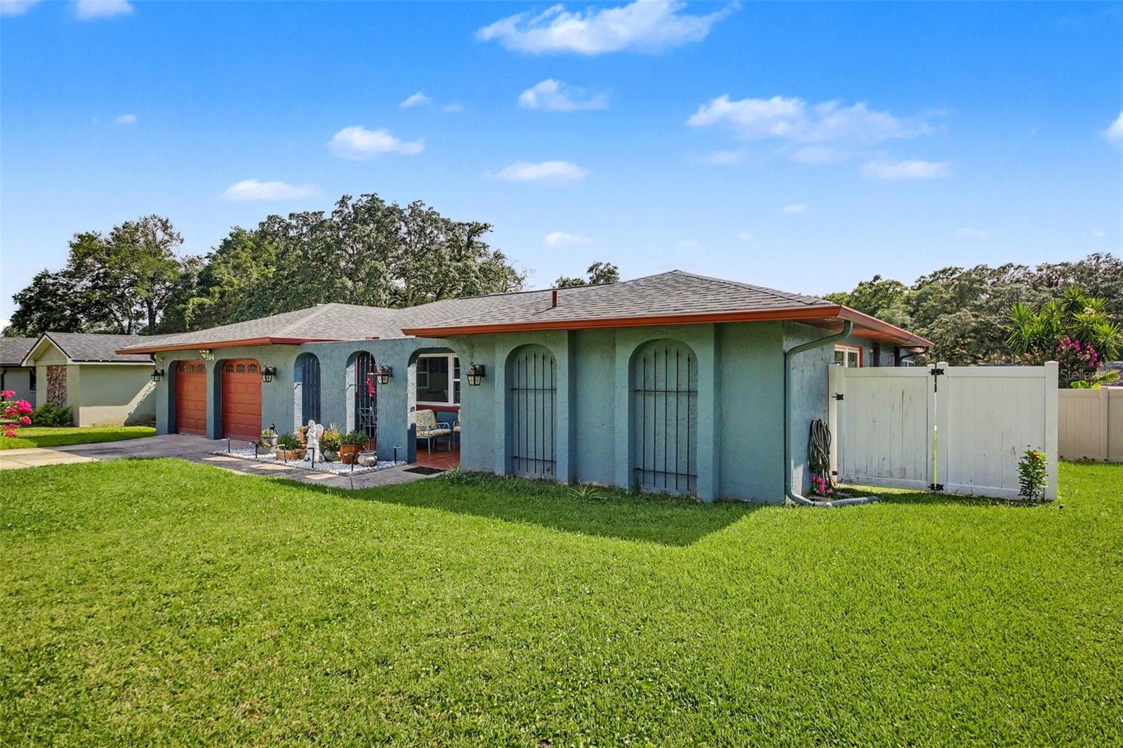 394 BARBERRY LANE