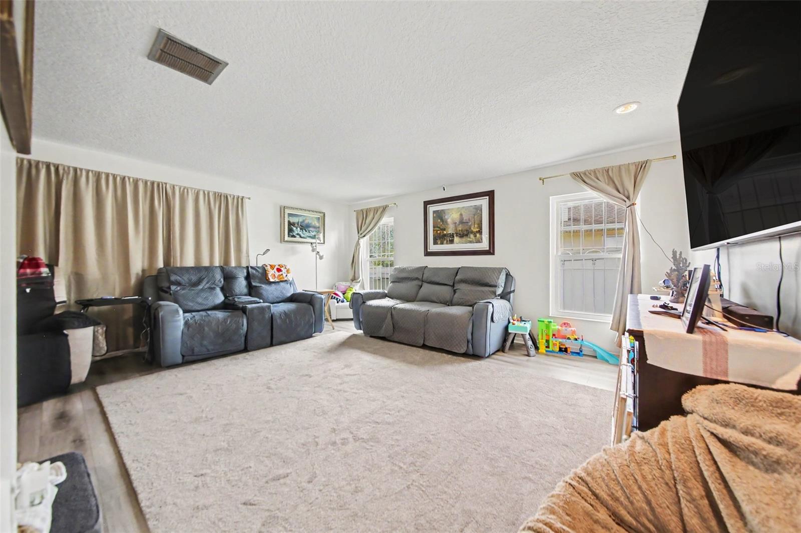 394 BARBERRY LANE