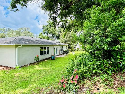 A home in LAKELAND